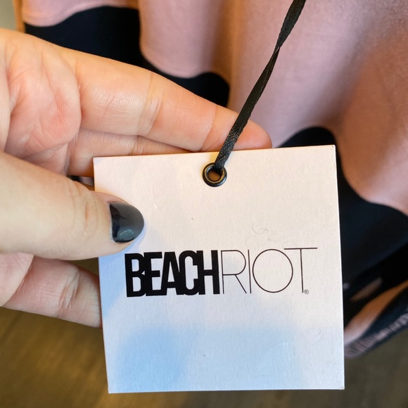BEACH RIOT RACHEL TOP - Picture 2 of 8
